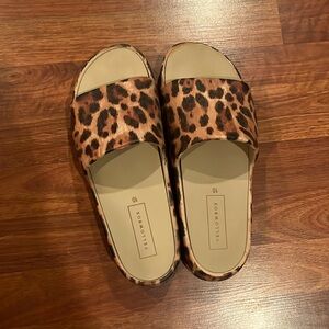 Yellowbox size 10 leopard foam sandal